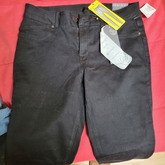 Size 14, black skinny, high rise - Picture 2 of 3